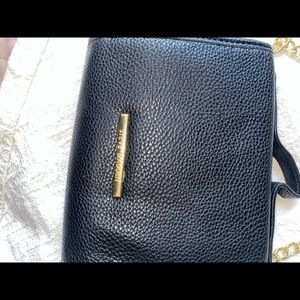This is a Steve Madden purse